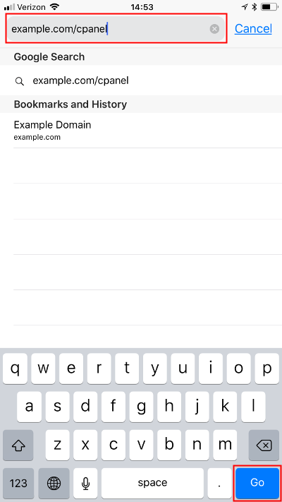 A Safari címsorába beírt example.com/cpanel, és a Go gomb a billentyűzeten kiemelve
